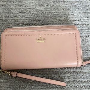 Kate Spade wristlet wallet